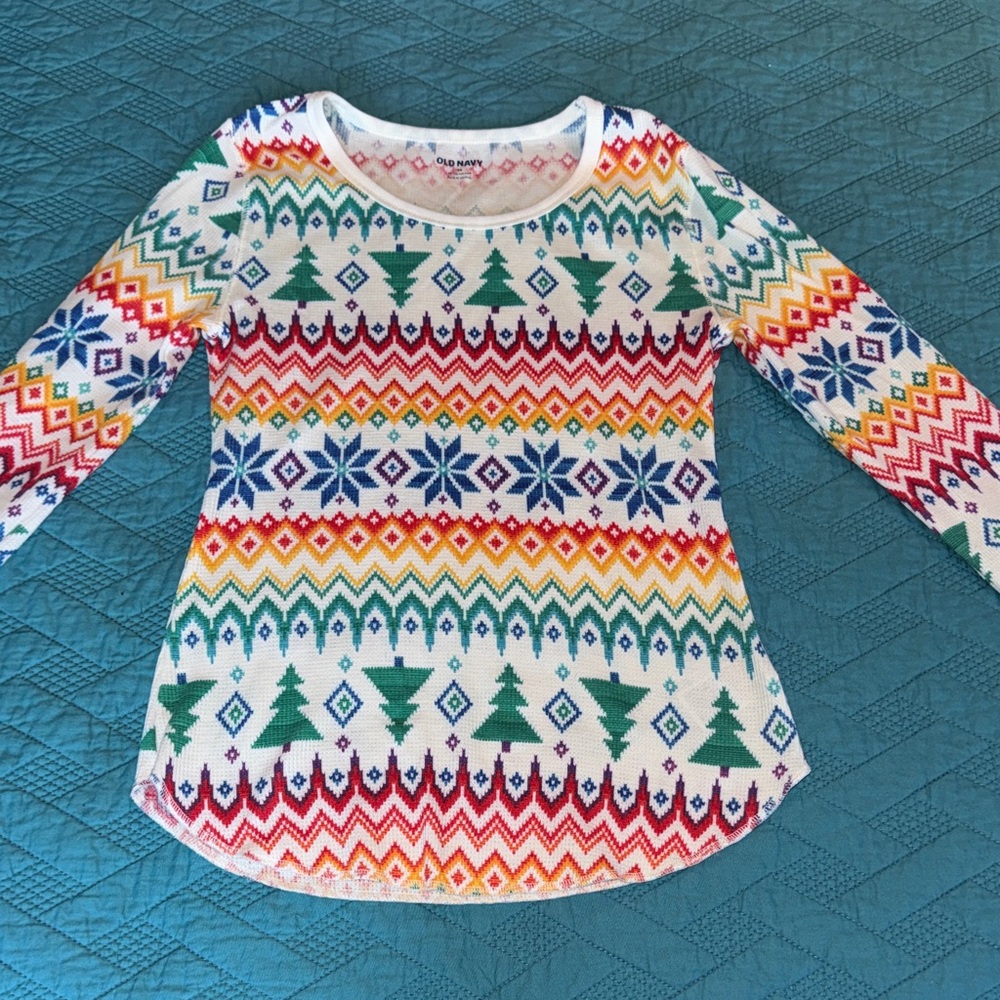 Old Navy Winter Themed Shirt